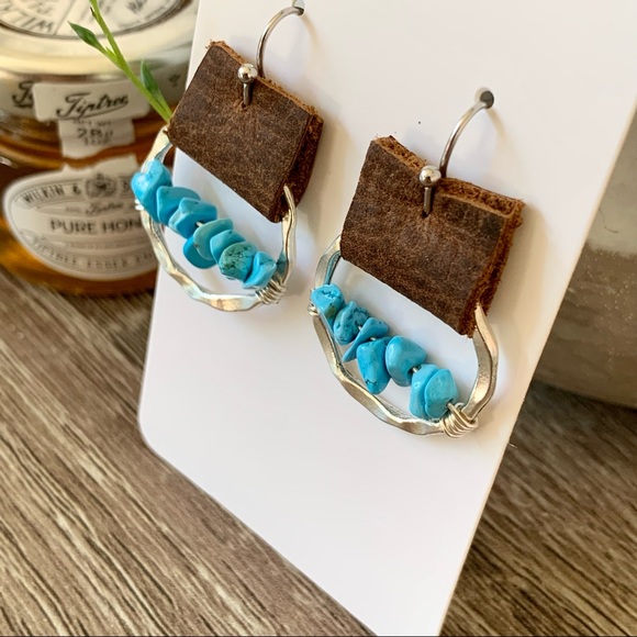 • [Handmade] Boho Beaded Earrings • - Picture 3 of 14